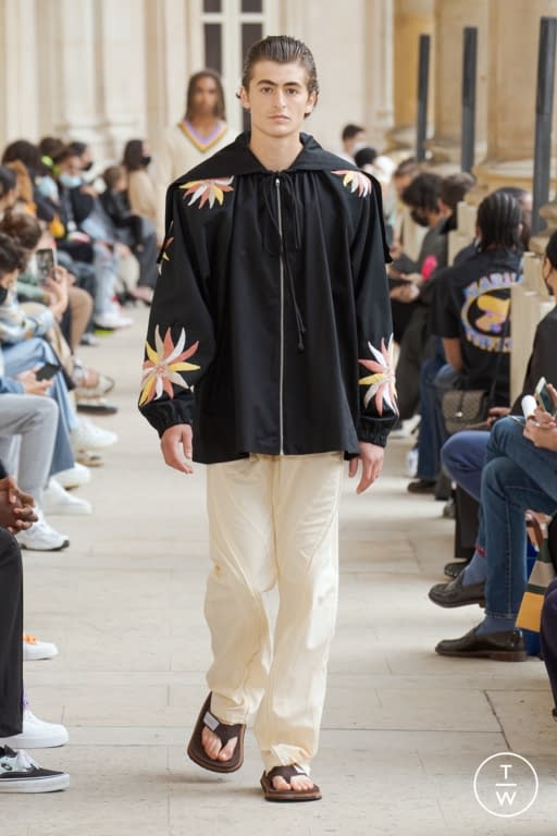 SS22 Bluemarble Look 14