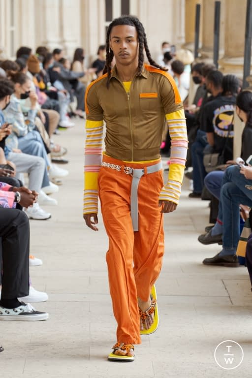 SS22 Bluemarble Look 17