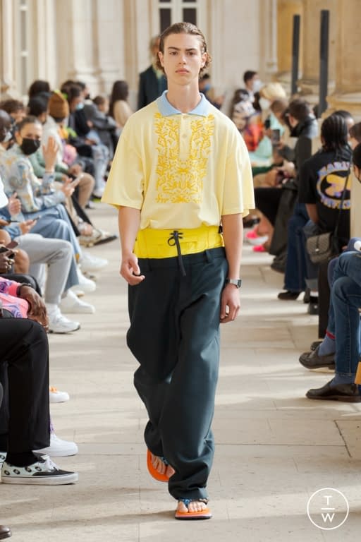 SS22 Bluemarble Look 22