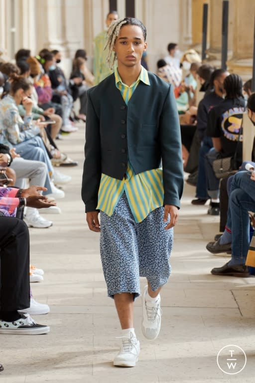 SS22 Bluemarble Look 23