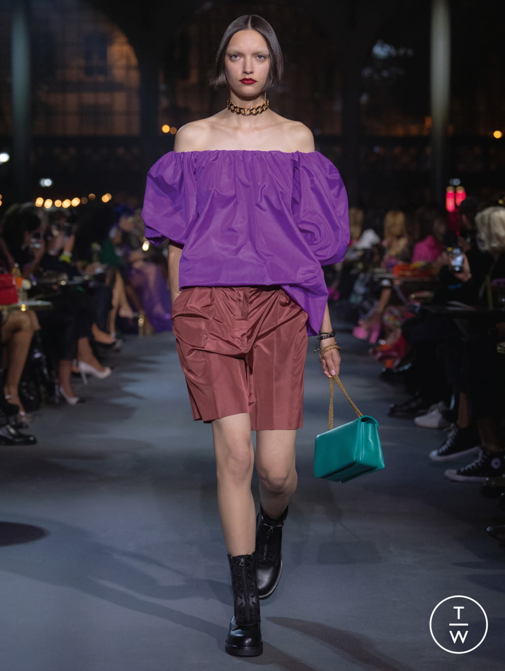 Fashion Week Paris Spring/Summer 2022 look 28 from the Valentino collection womenswear