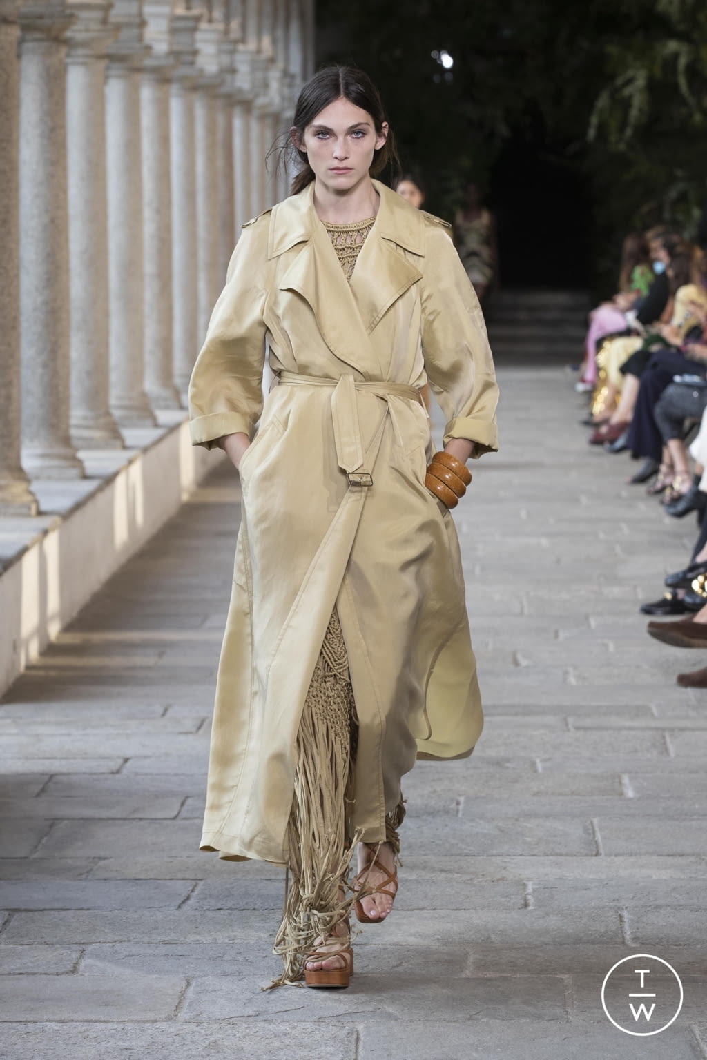 Fashion Week Milan Spring/Summer 2022 look 21 from the Alberta Ferretti collection womenswear