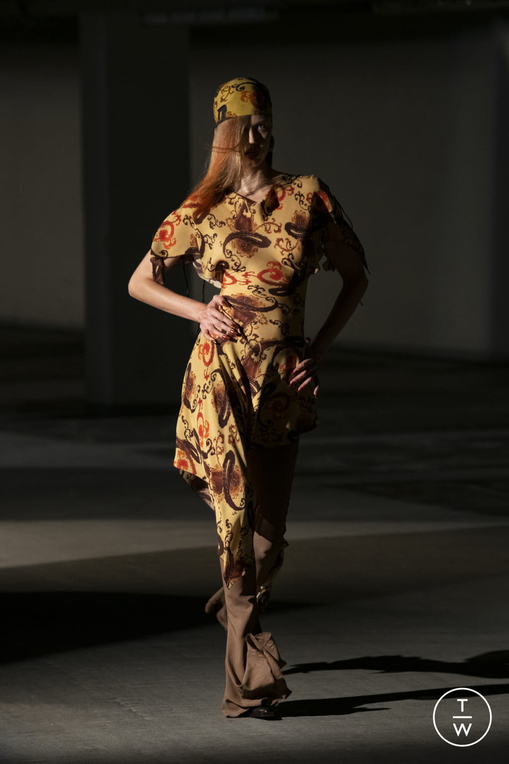 Fashion Week London Spring/Summer 2022 look 4 from the KNWLS collection womenswear