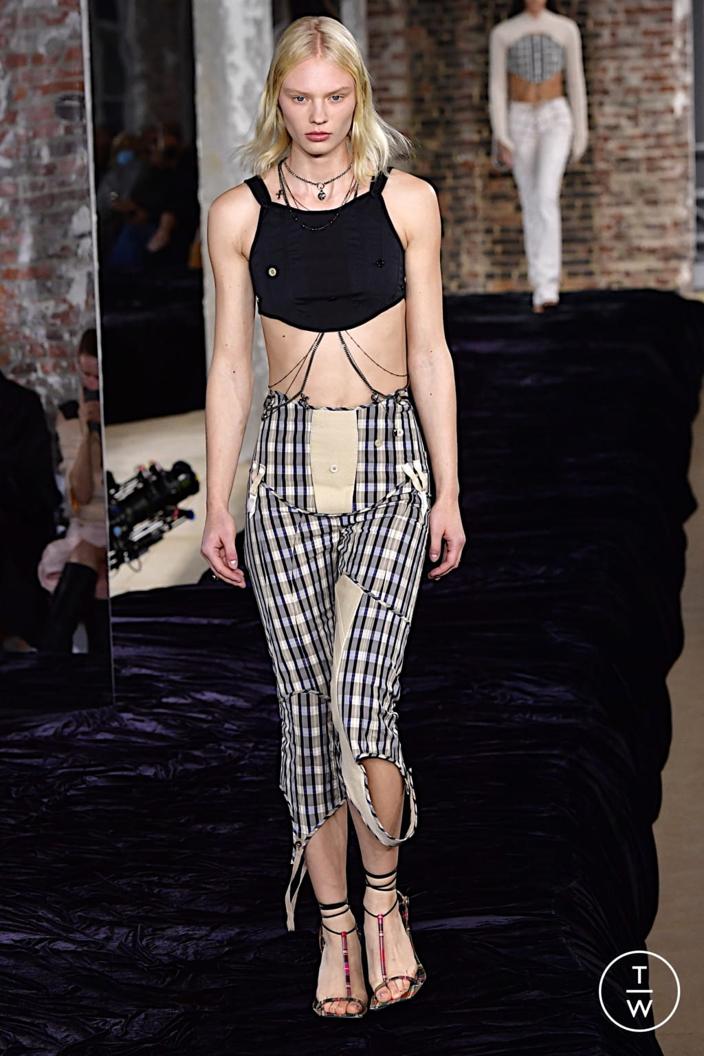 Fashion Week Paris Spring/Summer 2022 look 21 de la collection Acne Studios womenswear