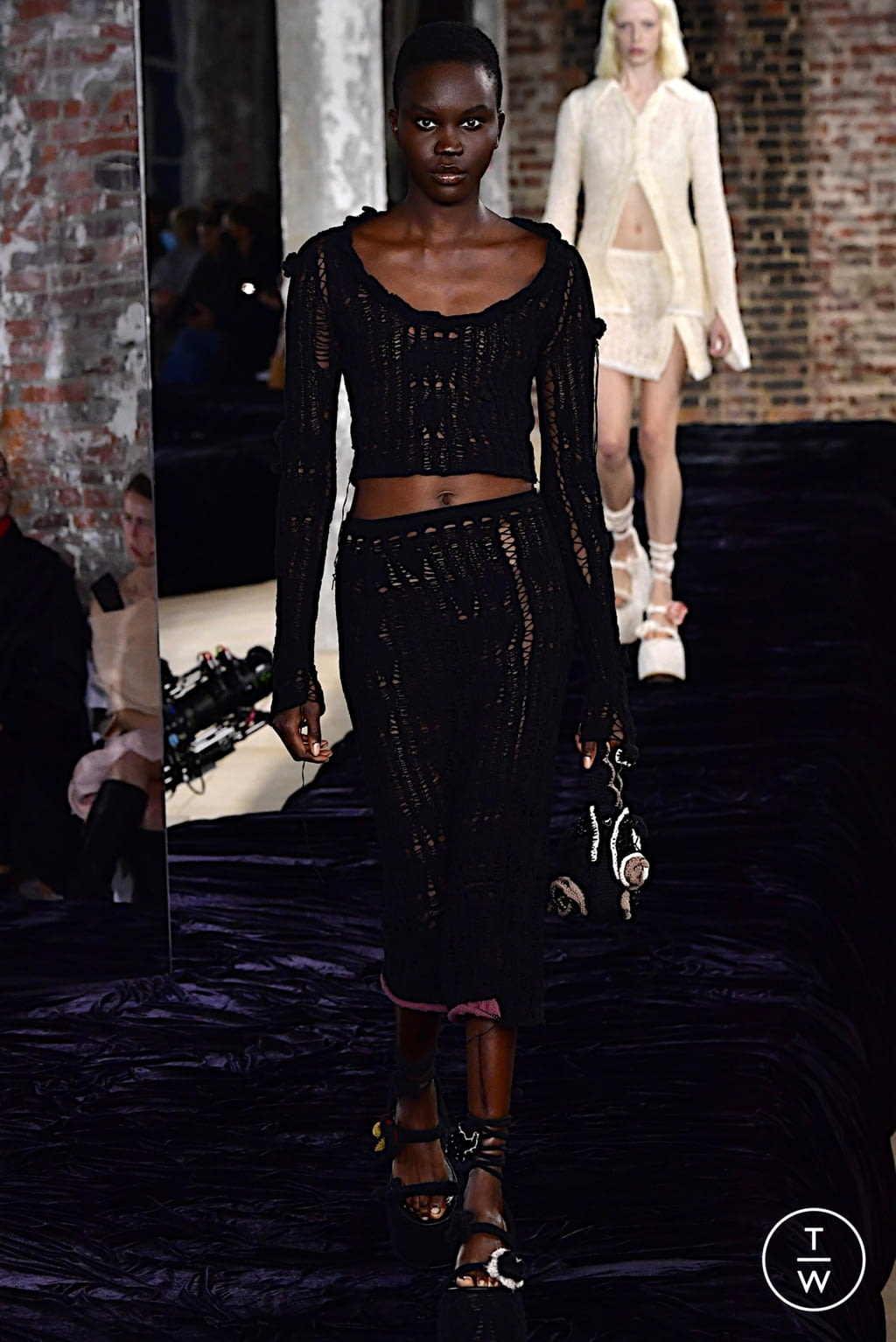Fashion Week Paris Spring/Summer 2022 look 26 from the Acne Studios collection womenswear