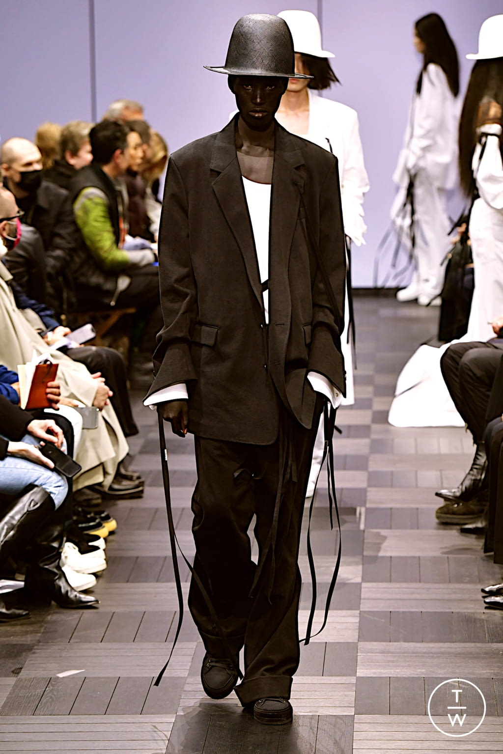 Fashion Week Paris Spring/Summer 2022 look 8 from the Ann Demeulemeester collection 女装