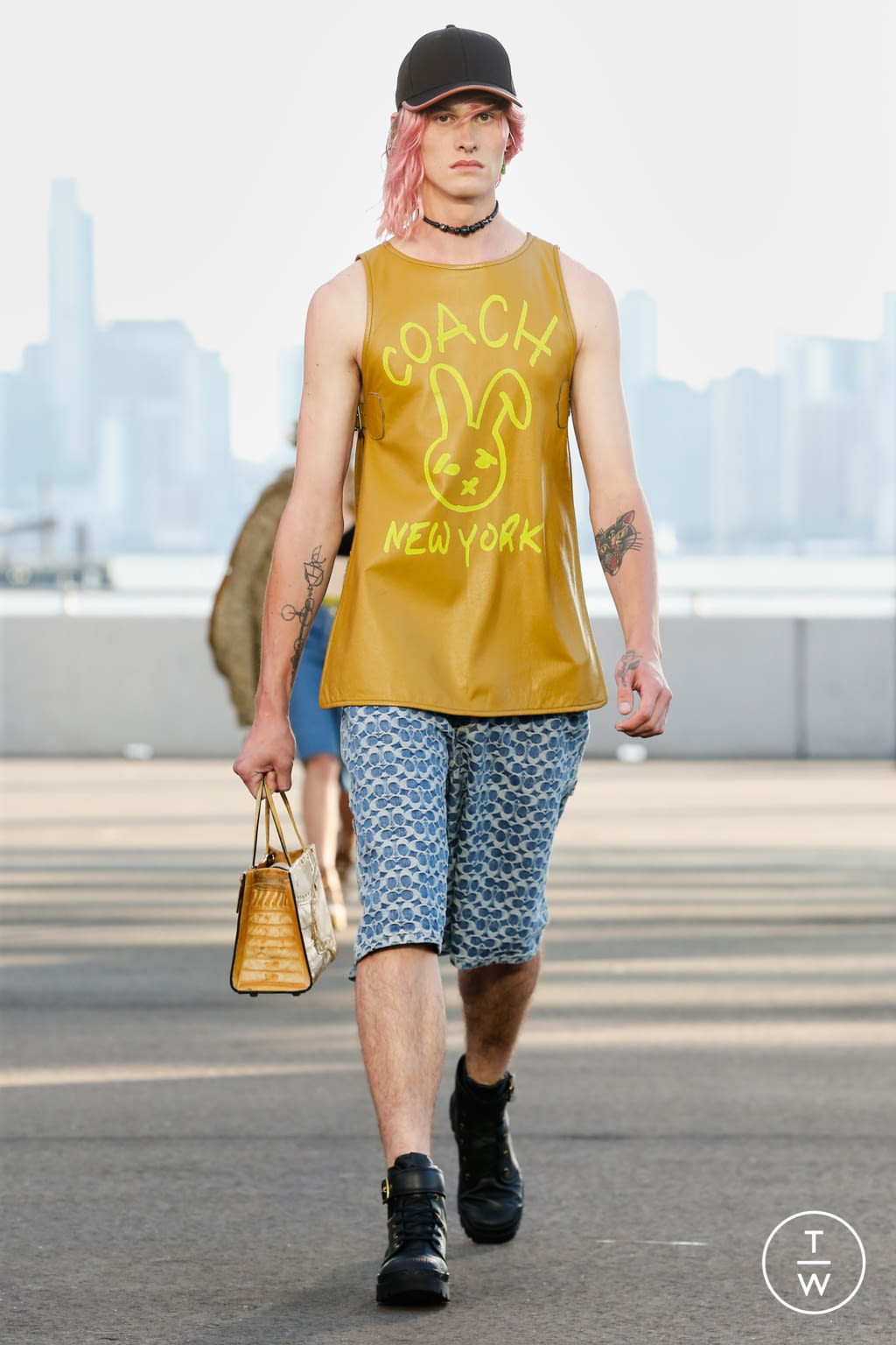 Fashion Week New York Spring/Summer 2022 look 9 from the Coach 1941 collection womenswear