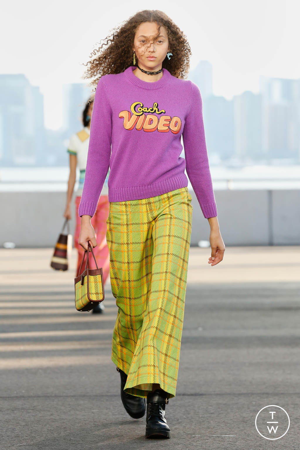 Fashion Week New York Spring/Summer 2022 look 40 from the Coach 1941 collection womenswear