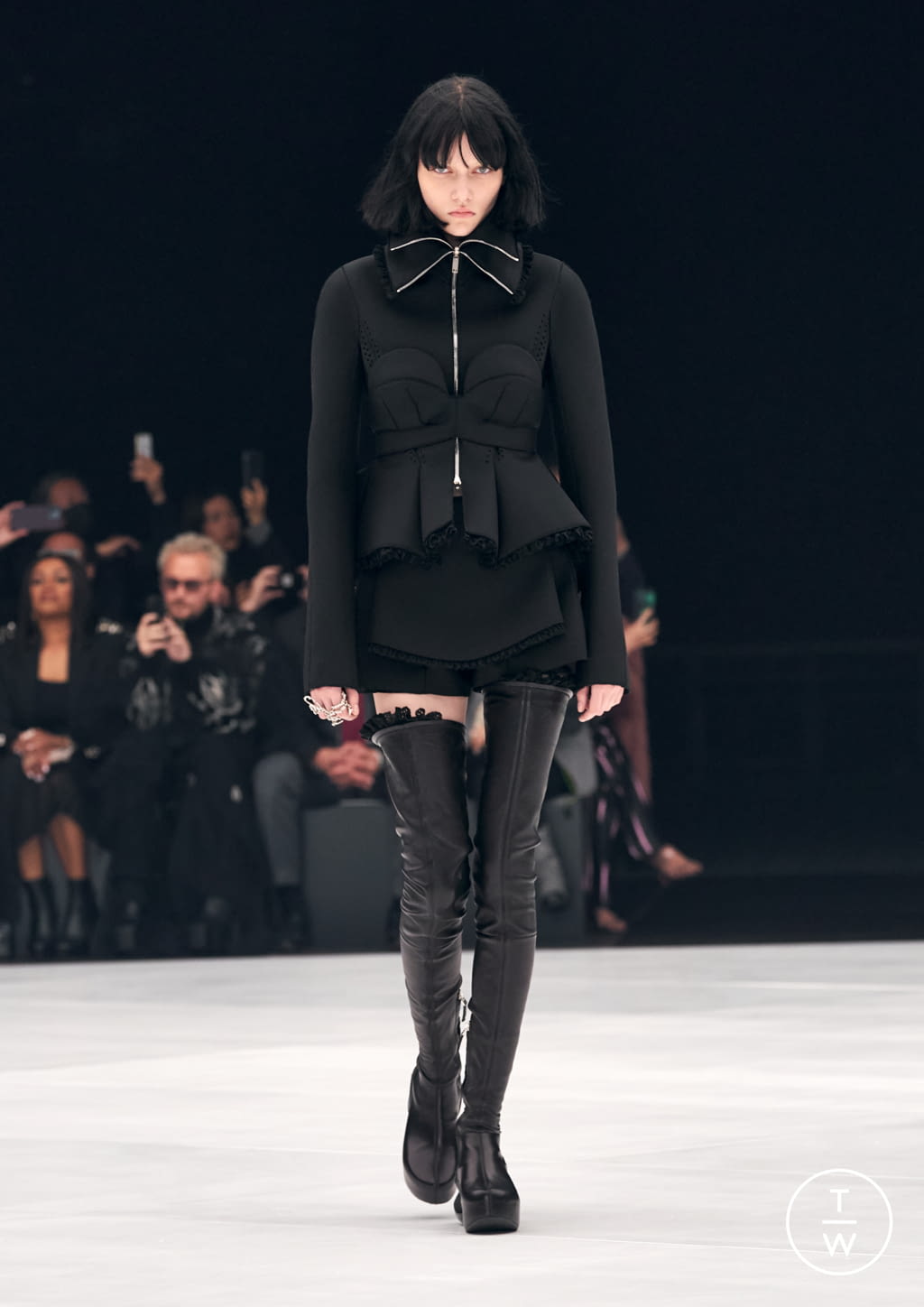 Fashion Week Paris Spring/Summer 2022 look 1 from the Givenchy collection womenswear