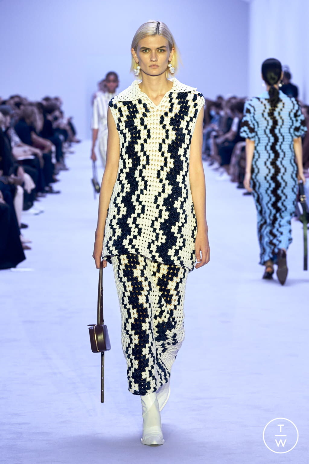 Fashion Week Milan Spring/Summer 2022 look 37 from the Jil Sander collection womenswear