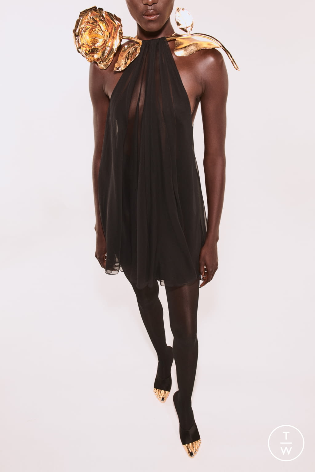 Fashion Week Paris Fall/Winter 2021 look 16 from the Schiaparelli collection couture