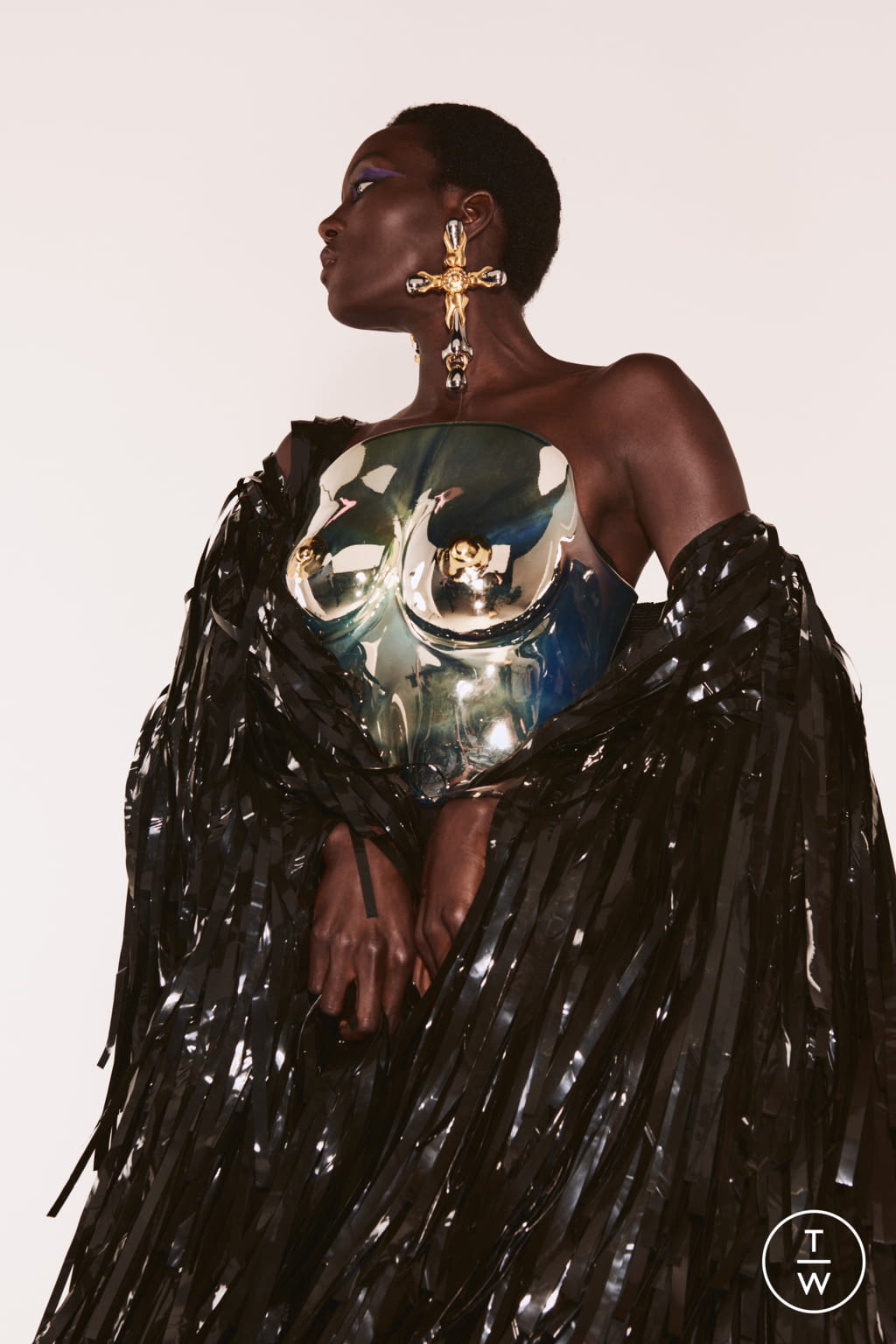 Fashion Week Paris Fall/Winter 2021 look 19 from the Schiaparelli collection couture