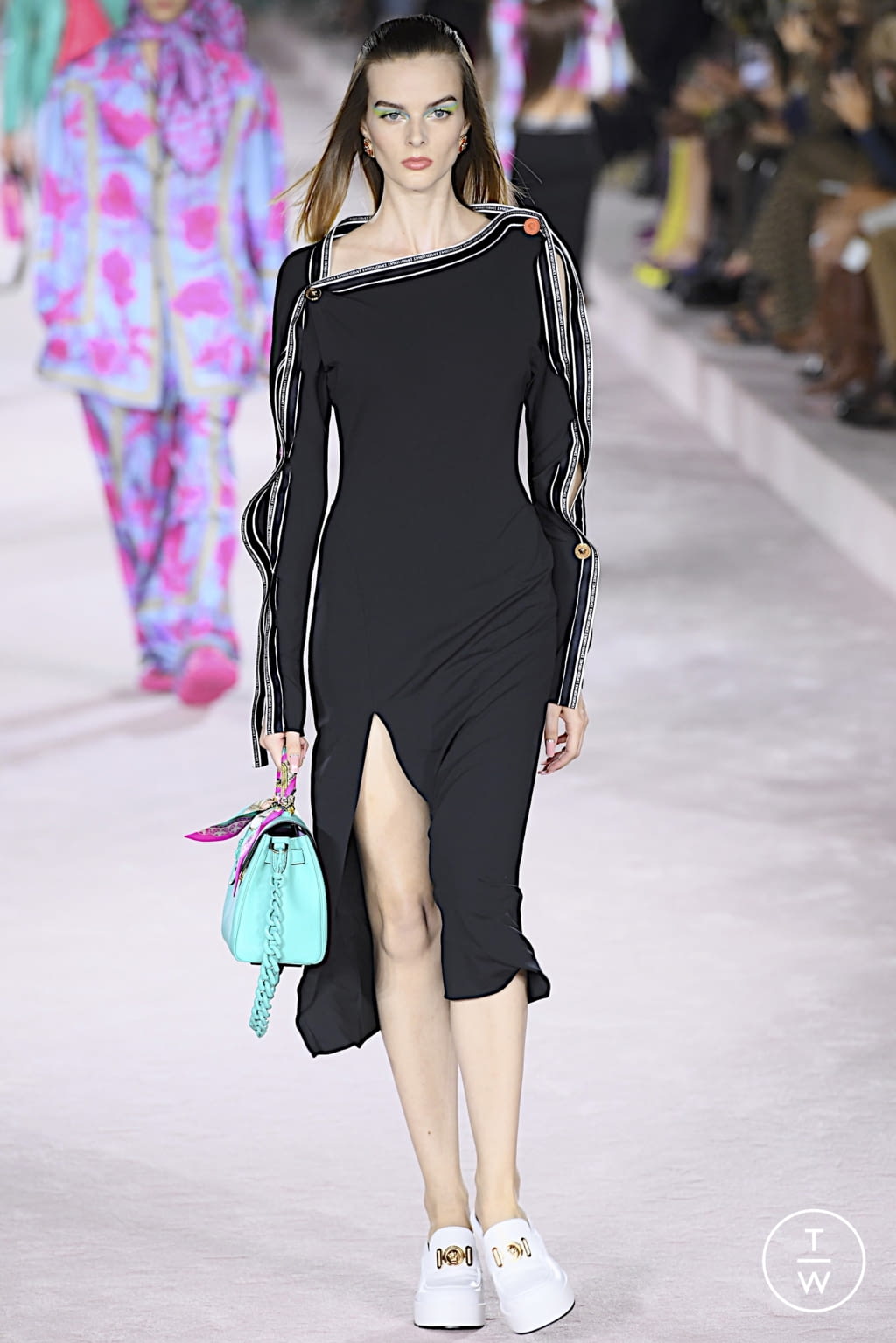 Fashion Week Milan Spring/Summer 2022 look 36 from the Versace collection womenswear